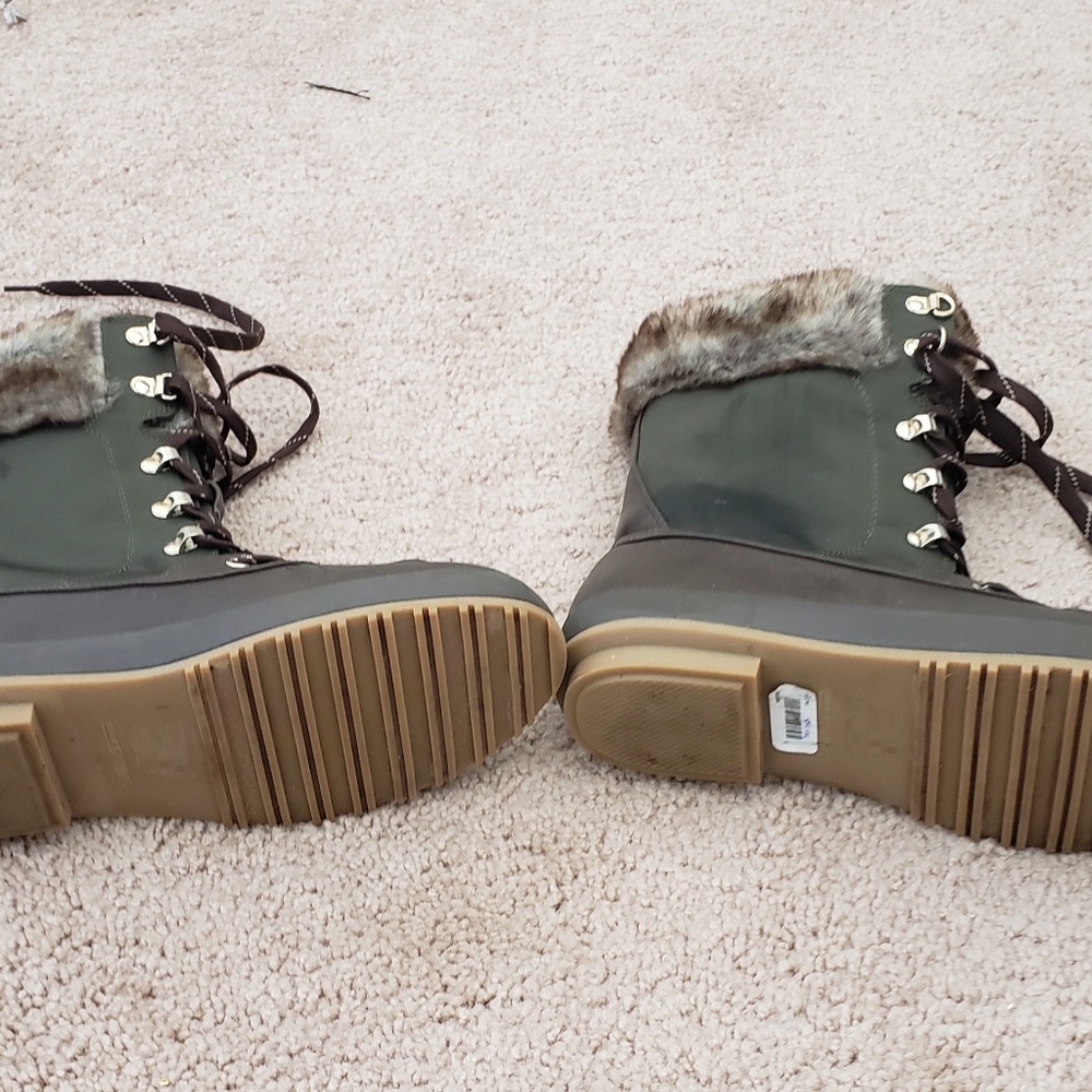 Boots - Picture 3 of 4